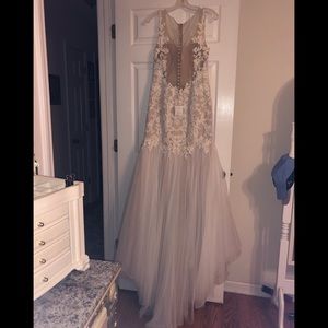 Galina Signature Wedding Dress, Trumpet Slip &Veil